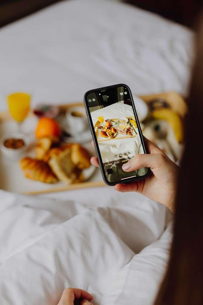L'Hotel Bristol Caen Bilik gambar