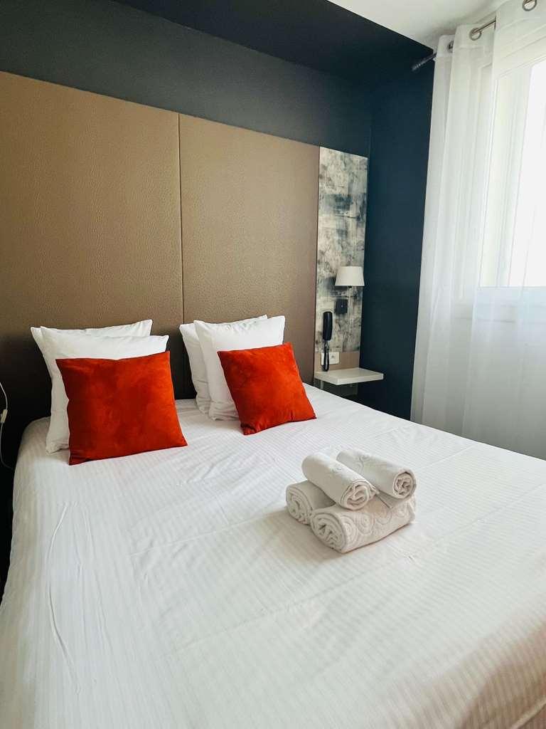 L'Hotel Bristol Caen Bilik gambar